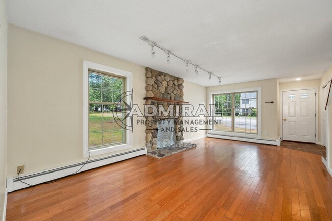 Building Photo - 65 Woodland Green