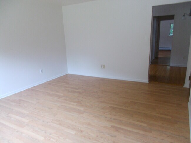 Building Photo - 15 Old Allamuchy Rd