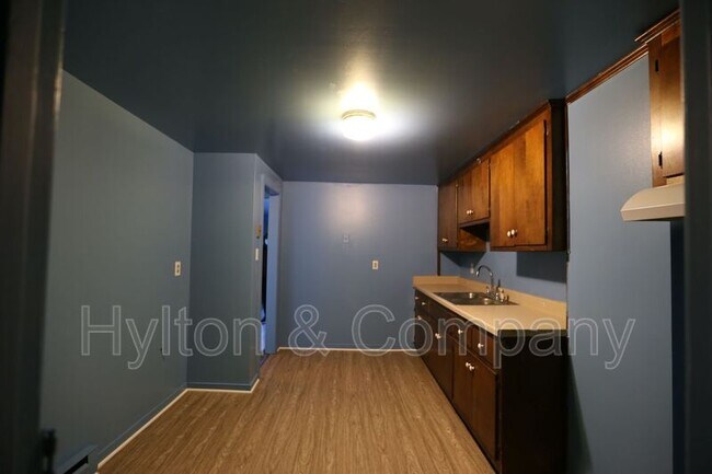 Building Photo - 21404 Chesterfield Ave