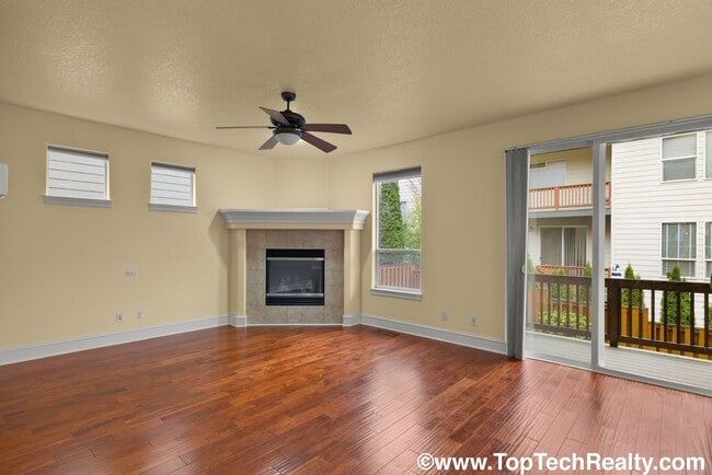Building Photo - Popular Bauer Highlands 3 BD* 2.5 BA* Sing...