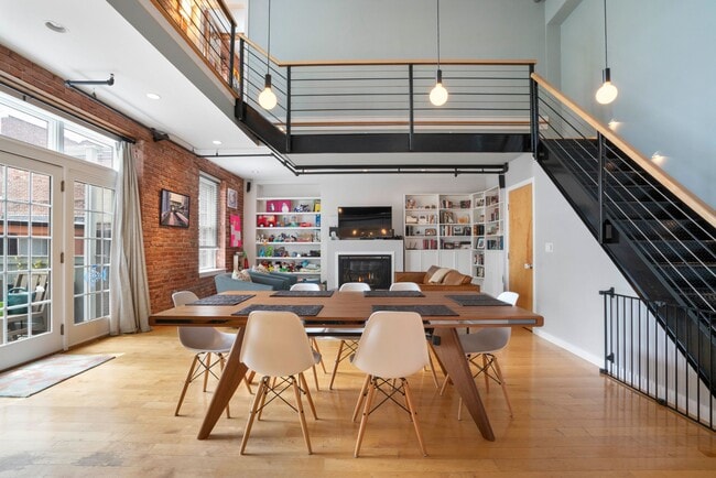 Foto del edificio - 8 Newcomb St