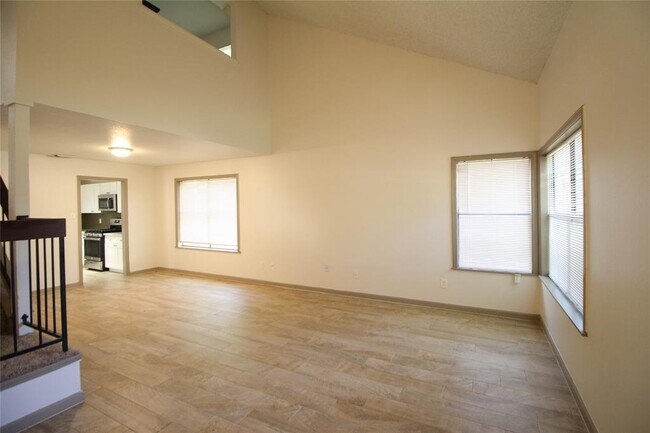Building Photo - 5338 Pine Cliff Dr