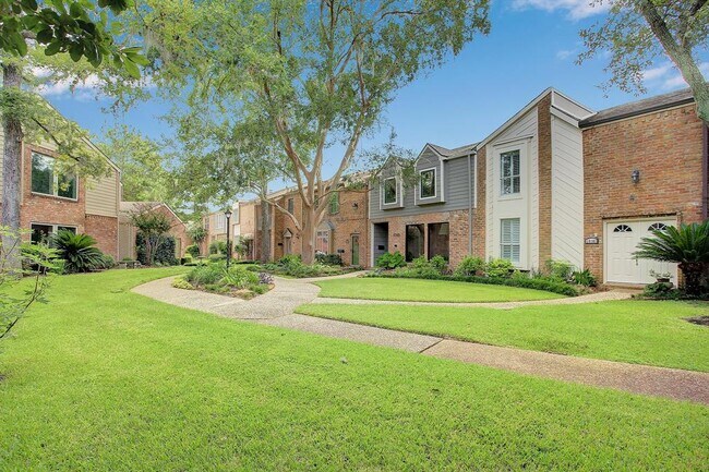 Foto del edificio - 15181 Kimberley Ct