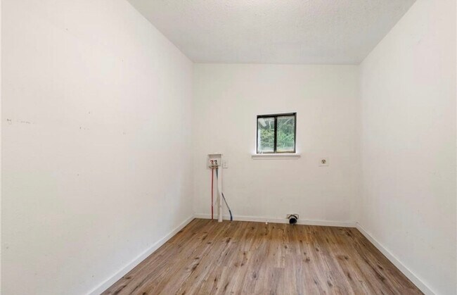 Foto del edificio - $1500 move-in special