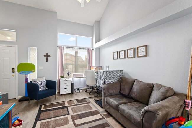 Building Photo - 14200 Patriot Point Dr