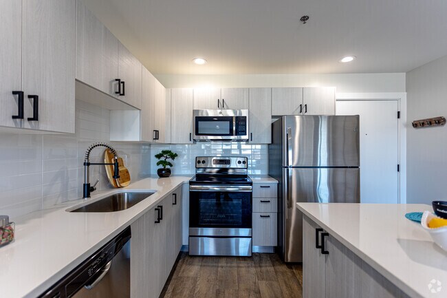 1HAB, 1BA - 648 ft² - The Flats Off Madison
