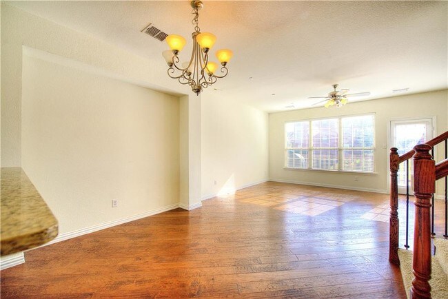 Foto del edificio - 7818 Liverpool Ln