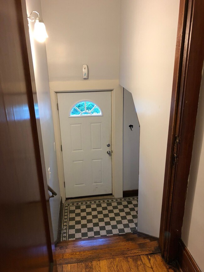 Foto del edificio - 1372 Amherst St
