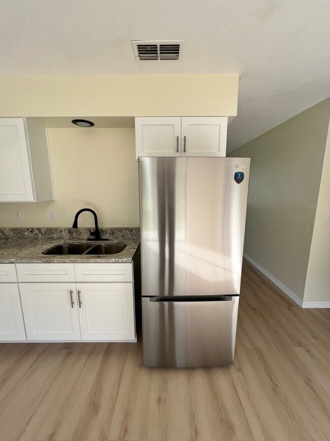 Photo - 520 Lafayette St Townhome