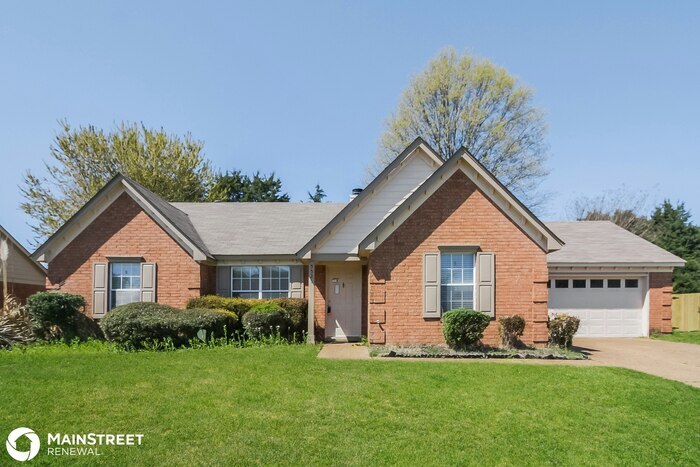 Primary Photo - 5521 April Forest Dr, Memphis, TN 38141
