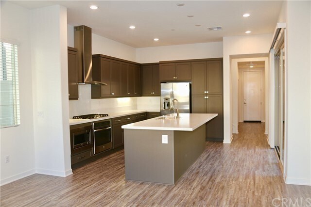 Building Photo - 118 Stellar