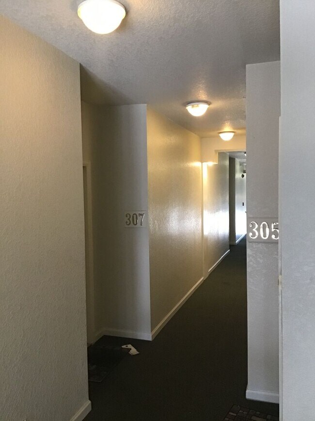 Foto del edificio - 14323 E 1st Dr
