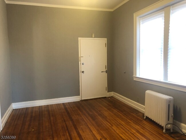 Foto del edificio - 1501 S Wood Ave