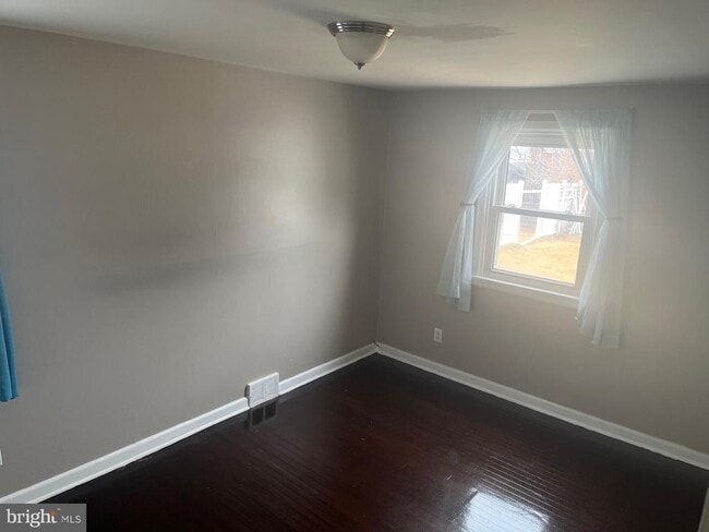 Building Photo - 1839 Powell St