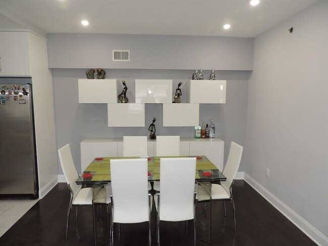 Foto del edificio - 84 Bloomfield St