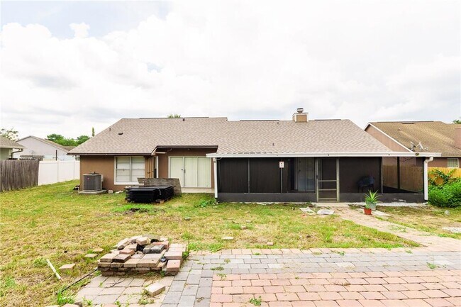 Building Photo - 2802 Danforth Dr