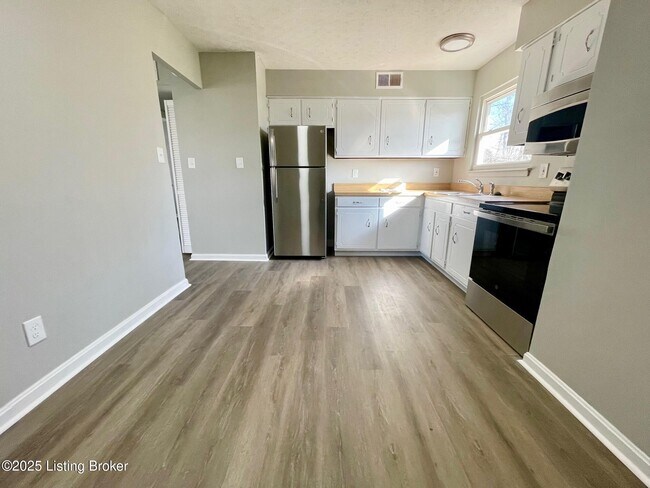 Foto del edificio - 7220 Harborton Way