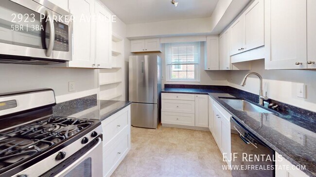 Building Photo - Wheaton Hills Five Bedroom Available for R...