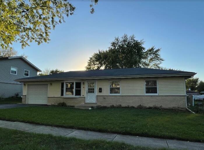 4 Joyce Ln, Streamwood, IL, 60107 House Rental in Streamwood, IL