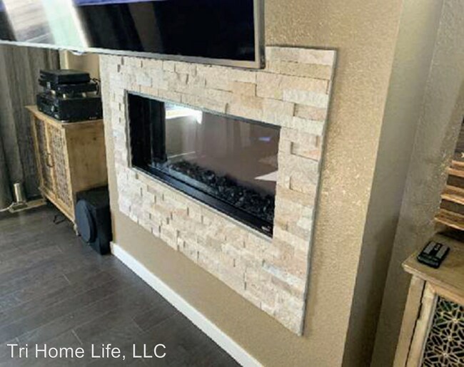 Foto del edificio - 3 br, 3 bath House - 4114 Elegant St