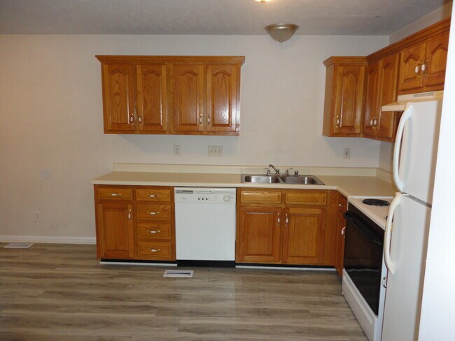 Kitchen 1 - 108 Bourbon Hills Dr