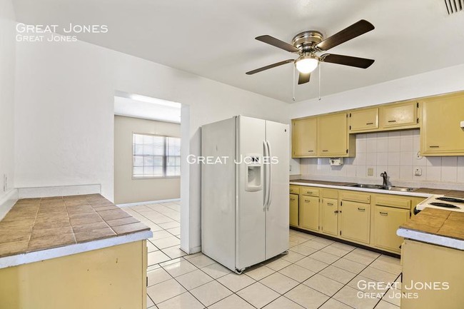 Foto del edificio - 904 NE 25th Terrace