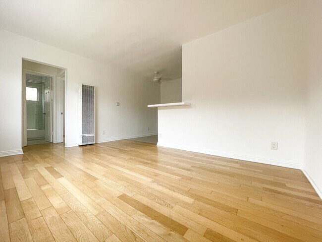 Foto del edificio - 659 E Vernon Ave