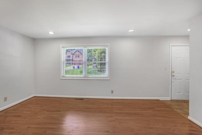 Foto del edificio - 3679 Donaldson Dr NE