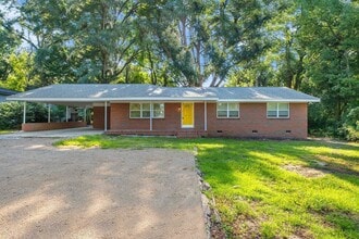 Building Photo - 123 Columbia Dr