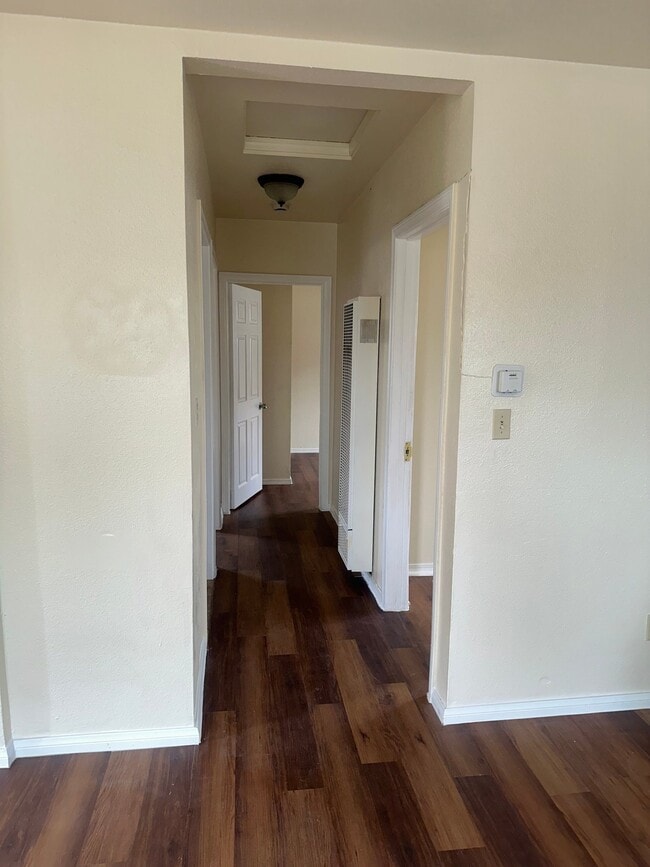 Building Photo - 427 E 98th St