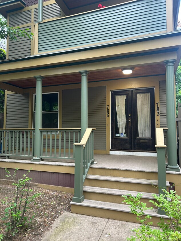 Foto principal - 781 Elm St