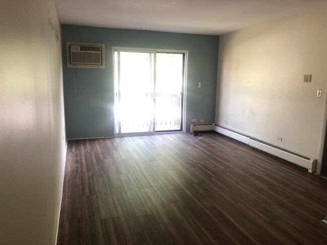 Foto del edificio - 8238 Woodland Dr
