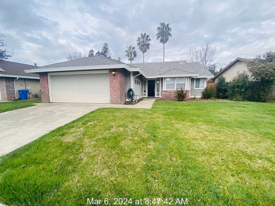 Primary Photo - Quaint 3 Bedroom in Laguna West