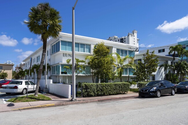 Building Photo - 6971 Carlyle Ave