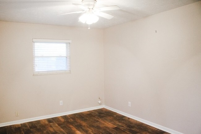 Foto del edificio - Spacious Duplex in West Knoxville