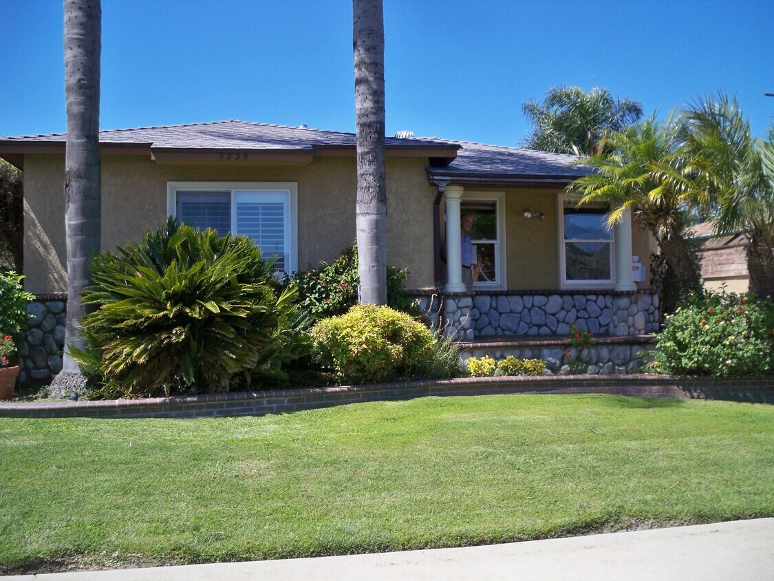 Primary Photo - 5335 E Ebell St