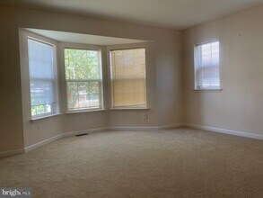 Building Photo - 359 Reservoir St