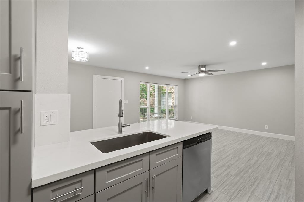 Foto principal - 2121 Fountain View Dr