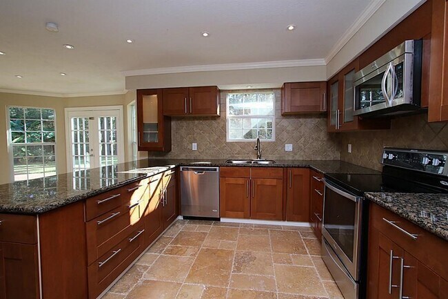 Foto del edificio - 6415 Craigway Rd