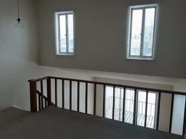 Bedroom loft - 6202 Tennis Ct
