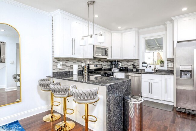 Building Photo - 4609 Eastern Ave