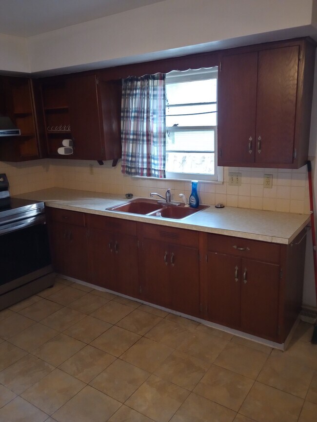 Foto del edificio - 1107 W Maple Ave S