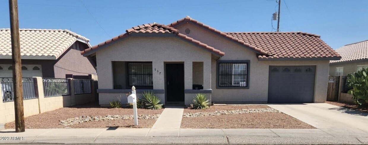 Primary Photo - 737 W Ocotillo St