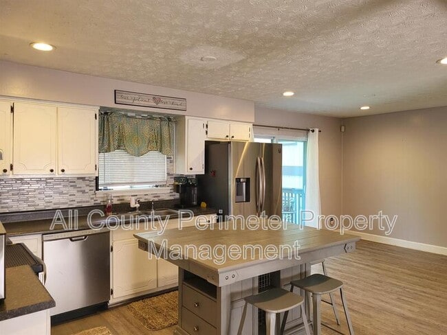 Building Photo - 6685 Hearth Ct