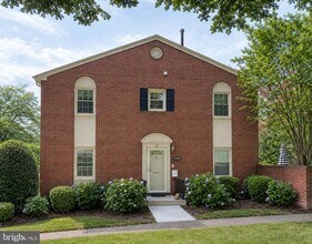 Building Photo - 4360 Greenberry Ln