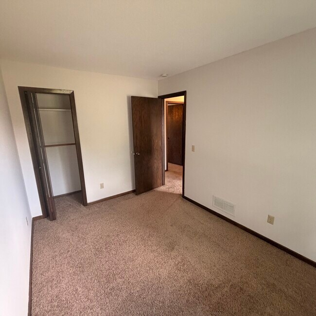 Foto del edificio - 9755 Nathan Ln N