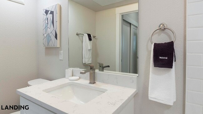 Foto del edificio - 2720 S Federal Blvd