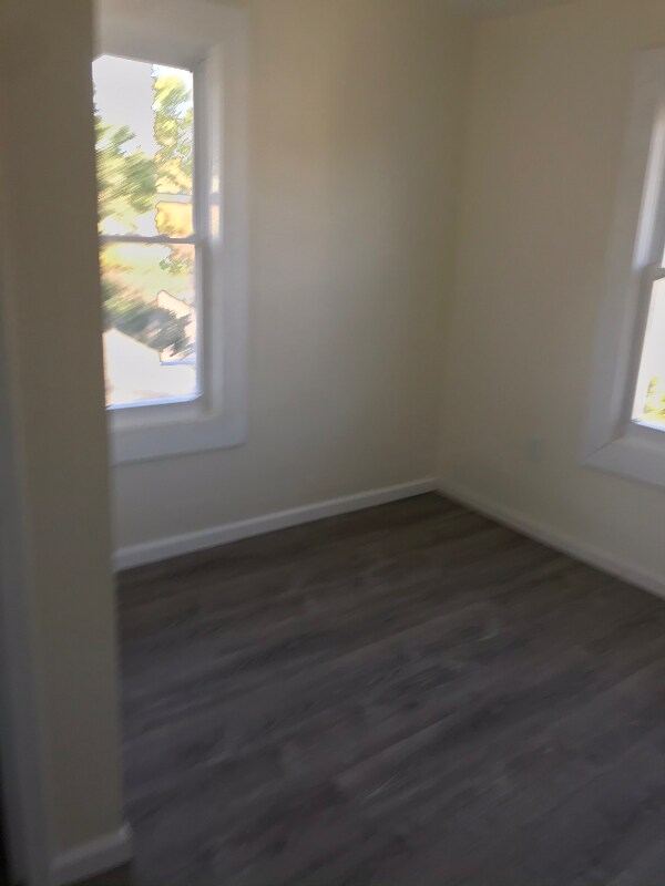 Foto del edificio - 215 Creek Rd