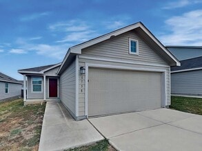 Building Photo - 5738 Leon Pl