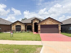 Building Photo - 9005 Grand Oaks Ln